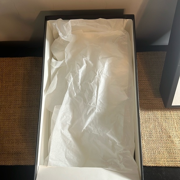 Gucci Black/White Shoe Box - NO SHOES - - Picture 3 of 5